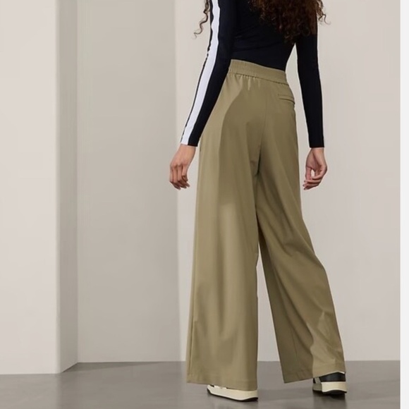 Athleta Women's Tan Pinnacle High Rise Trouser Wide Leg Size 16, New with tags! - Picture 2 of 13